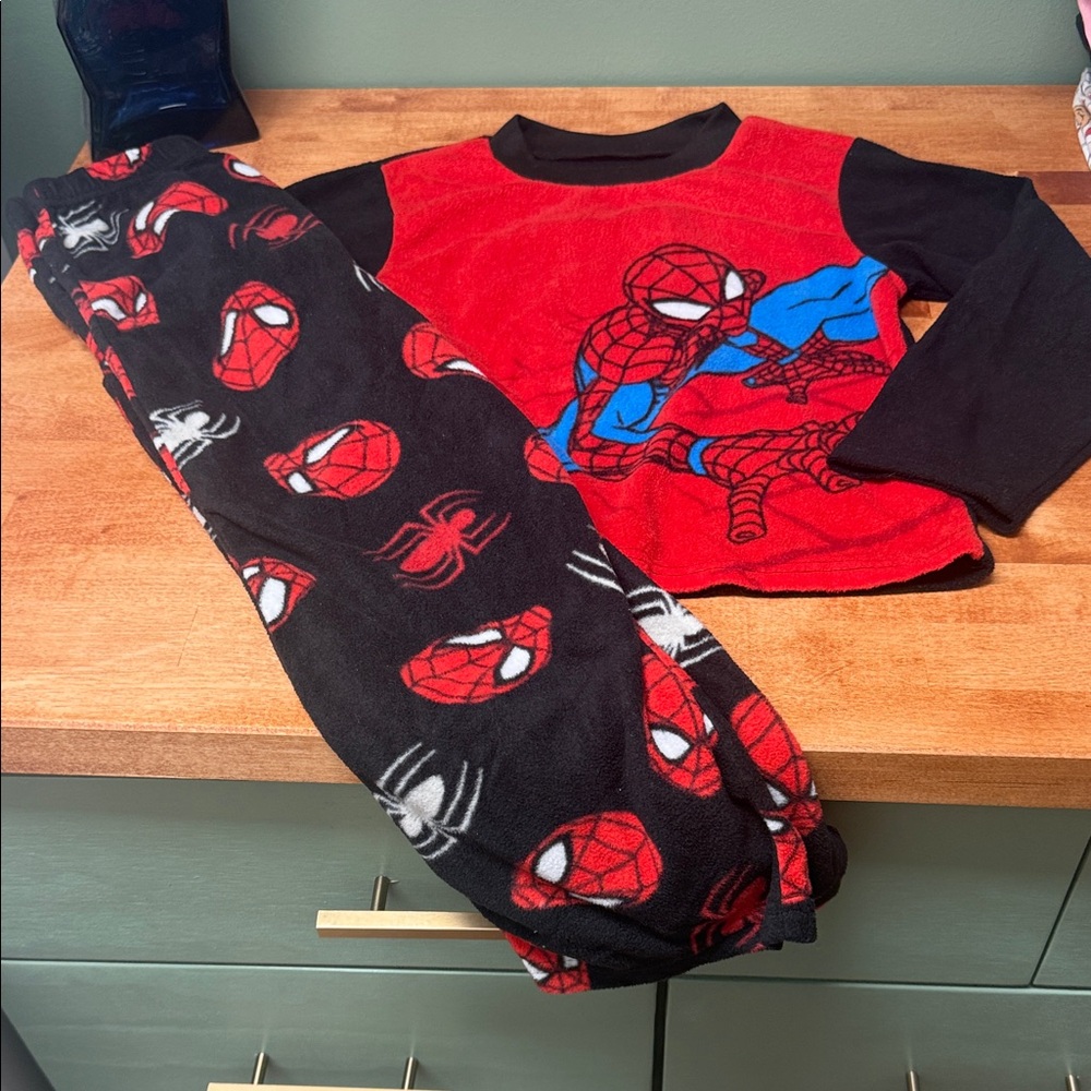 Marvel Kids Spider-Man Fleece Pajama Set, EUC, size M (8)